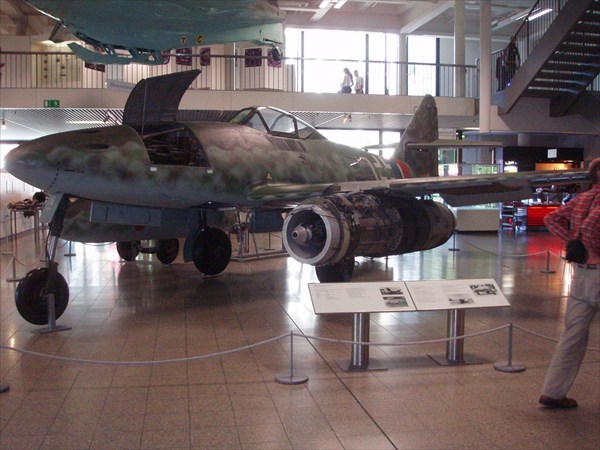 012-Messerschmitt ME 262 A-1